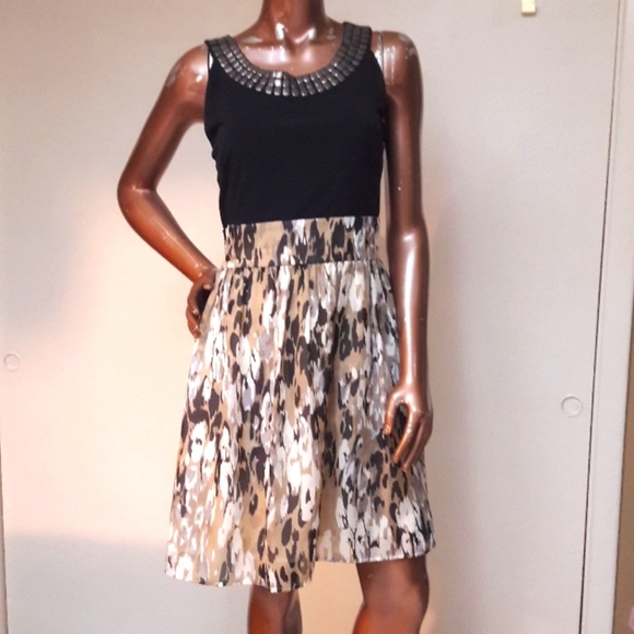 Ellen Tracy Dresses & Skirts - Ellen Tracy Modern Fit & Flare Midi Dress